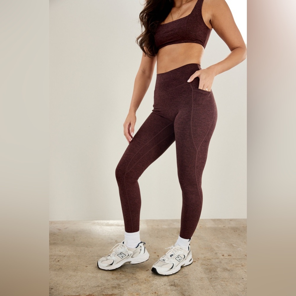 Ptula Women's High-Waisted Burgundy Leggings